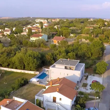 House Barbara 아파트 *