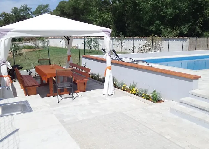 아파트 House Barbara 반졸레