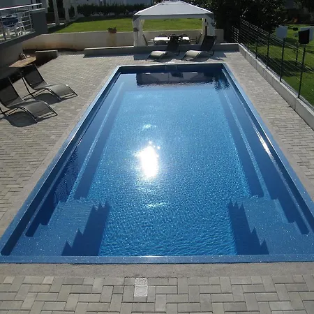 House Barbara شقة بنجول