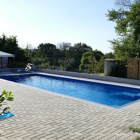 House Barbara بنجول